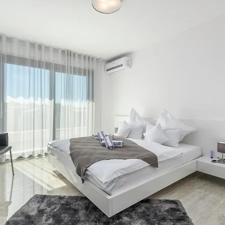 Sandi Novigrad Istria
